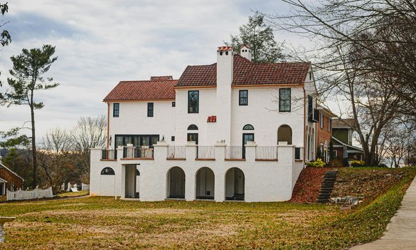 Guide Pratique pour Sélectionner une Peinture Écologique Idéale pour Vos Meubles en Bois